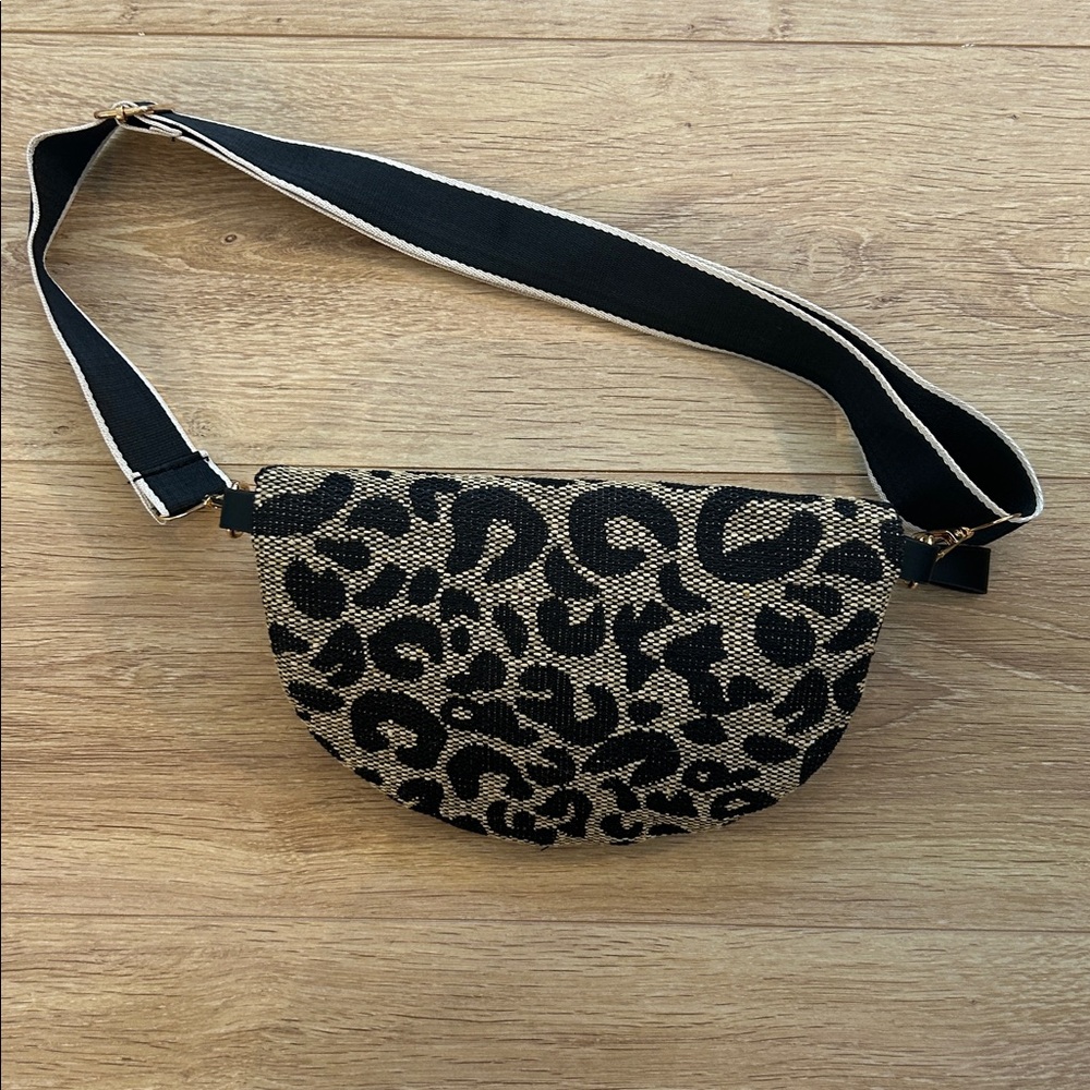 Leopard Print Belt Bag with Chain Detail - Picture 2 of 3